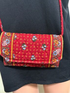 Vera‎ Bradley crossbody Provincial Red quilted tri-fold wallet detachable strap